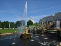 Samson Brunnen, Große Kaskade und Kirche im Peterhof bei St. Petersburg